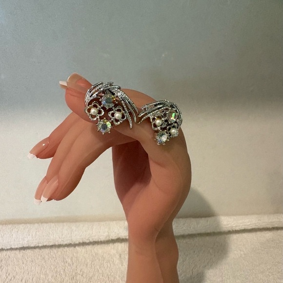 Vintage Aurora Borealis Rhinestone & Faux Pearl Clip-On Earrings - Picture 1 of 9